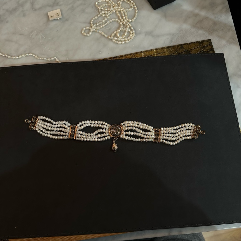Mother-of-Pearl Round chokers 2 - Picture 4 of 7